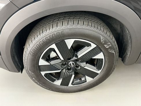 Used 2025 Nissan Kicks SR image 11