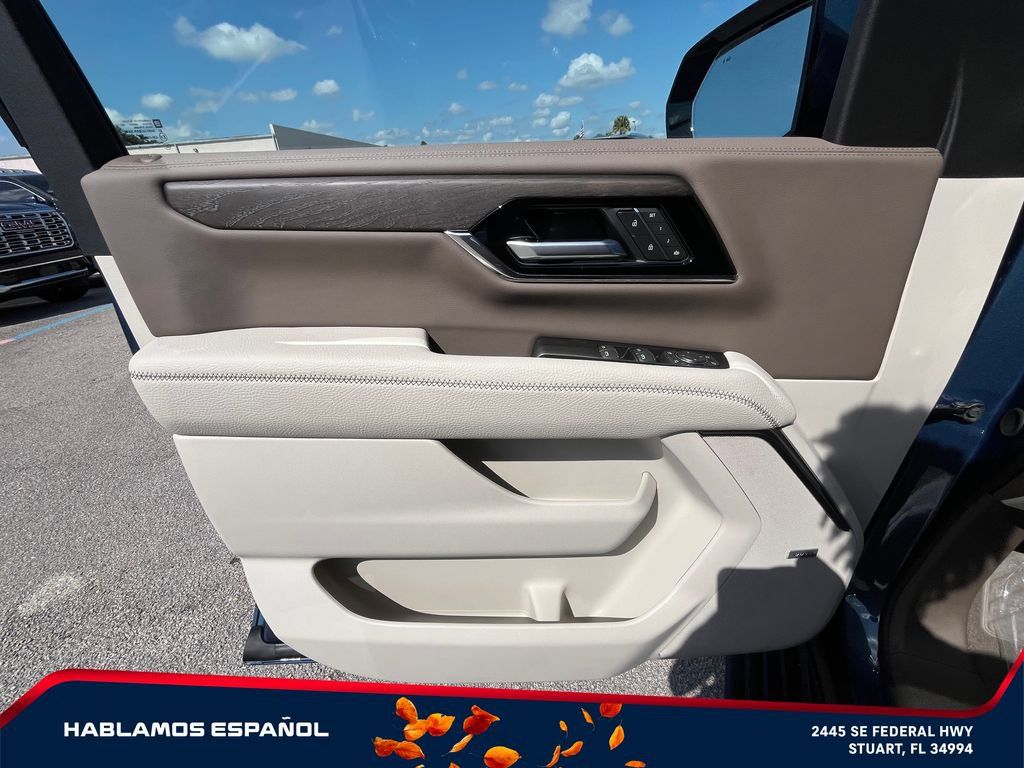 New 2026 GMC Yukon Denali w/ Denali Reserve Package AWD/4WD image 24