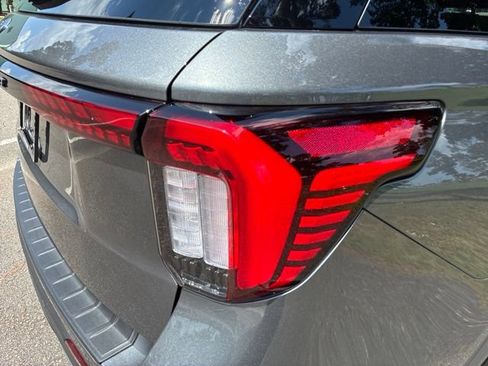 Used 2025 Ford Explorer Platinum w/ Ultimate Package RWD image 14