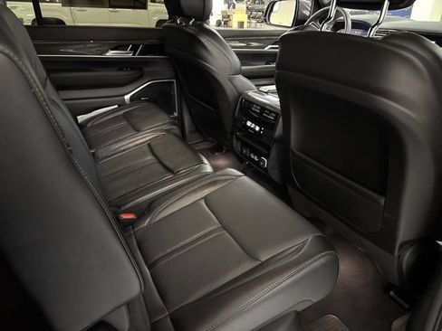 Used 2022 Jeep Wagoneer Series II AWD/4WD image 12