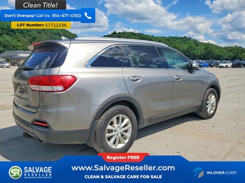 Used 2017 Kia Sorento AWD w/ LX Convenience Package image 4