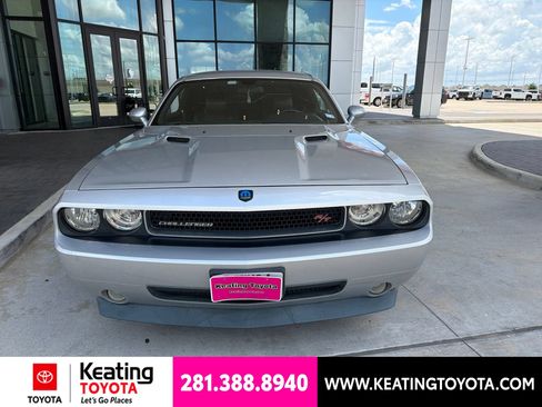Used 2009 Dodge Challenger R/T RWD image 2