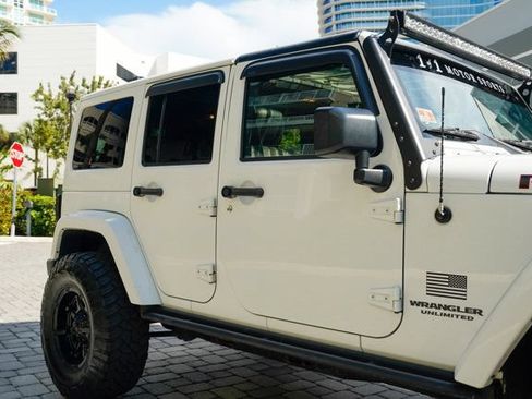 Used 2016 Jeep Wrangler Unlimited Rubicon AWD/4WD image 37