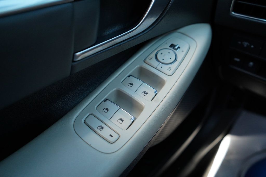 Used 2023 Hyundai Sonata SEL w/ Convenience Package FWD image 31