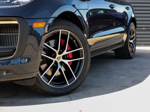 Certified 2022 Porsche Macan S image 12