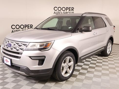 Used 2019 Ford Explorer XLT FWD image 9