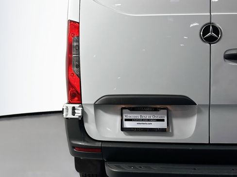 Used 2023 Mercedes-Benz Sprinter 2500 image 14