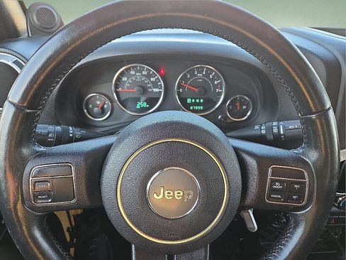 Used 2014 Jeep Wrangler Unlimited Sahara AWD/4WD image 24