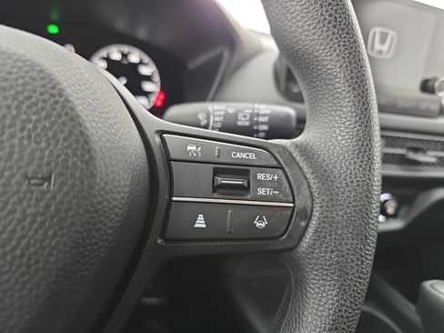 Used 2023 Honda HR-V LX image 17