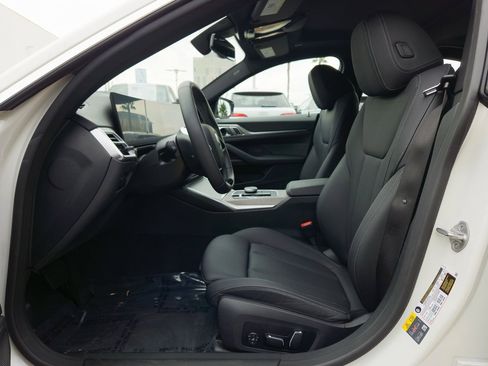 Used 2025 BMW i4 eDrive40 image 10