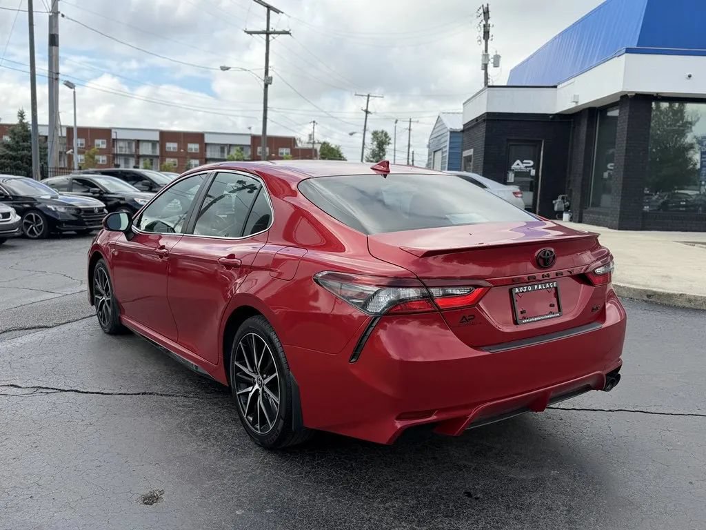 Used 2024 Toyota Camry SE FWD image 4