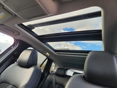 Certified 2025 MAZDA CX-50 AWD 2.5 S w/ Premium Package image 15