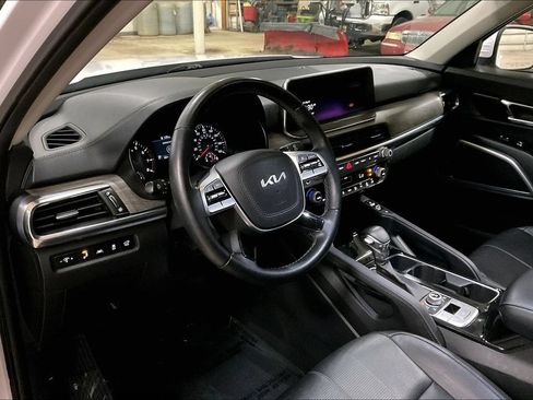 Used 2022 Kia Telluride EX w/ EX Premium Package AWD/4WD image 13