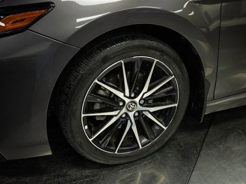 Used 2023 Toyota Camry SE w/ Protection Package (Q2) (TMS) image 4