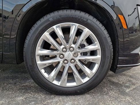 Used 2023 Cadillac XT6 Premium Luxury w/ Technology Package image 9