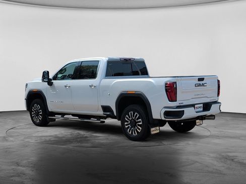 Used 2024 GMC Sierra 3500 Denali Ultimate AWD/4WD image 5