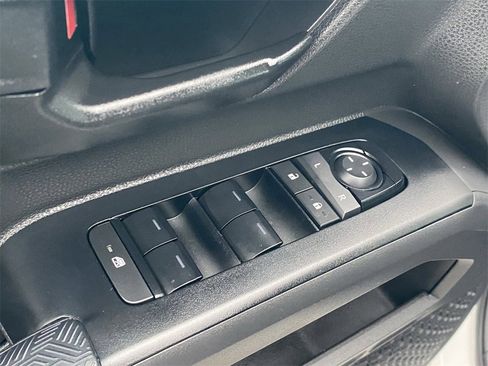 Certified 2025 Toyota Tacoma SR5 image 21