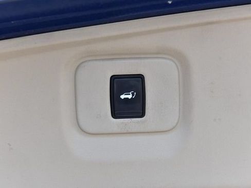 Used 2018 Nissan Pathfinder Platinum FWD image 33