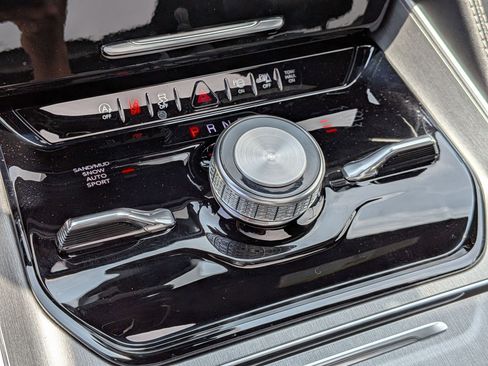 New 2026 Jeep Grand Wagoneer Limited AWD/4WD image 15
