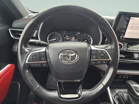Used 2021 Toyota Highlander XSE AWD/4WD image 13