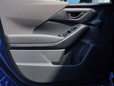 Used 2025 Subaru Crosstrek 2.0i Premium image 18