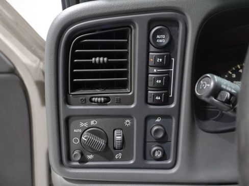 Used 2004 Chevrolet Silverado 1500 4x4 Extended Cab w/ Light Duty Power Package image 25