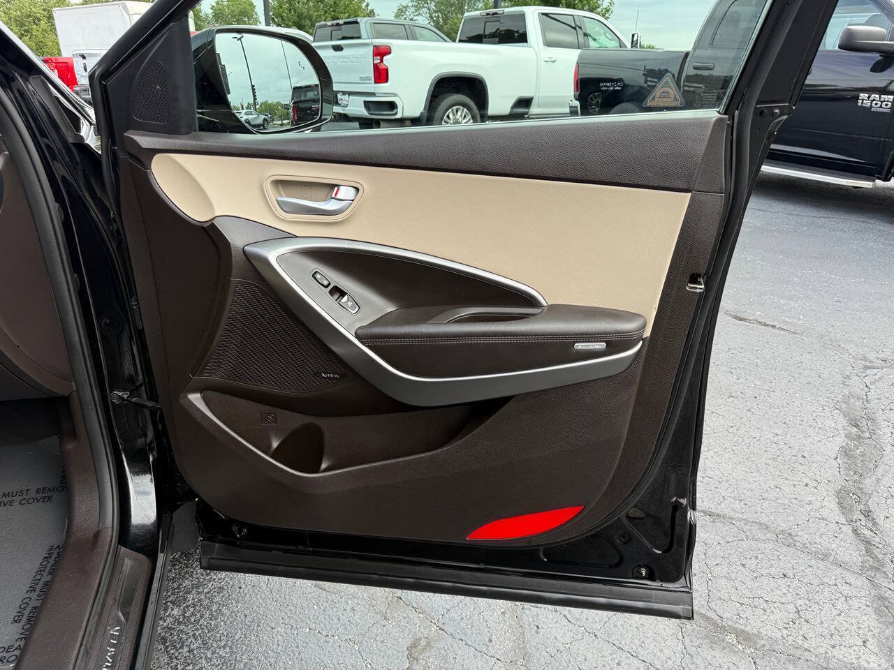 Used 2017 Hyundai Santa Fe FWD image 25