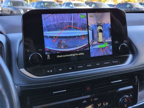 Used 2021 Nissan Rogue SL w/ Premium Package image 14