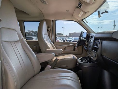 Used 2014 Chevrolet Express 2500 LS image 17