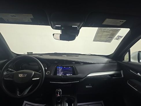 Certified 2022 Cadillac XT4 Premium Luxury w/ Enhanced Visibility Package image 8