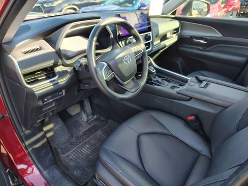 Used 2024 Toyota Grand Highlander AWD Hybrid image 11