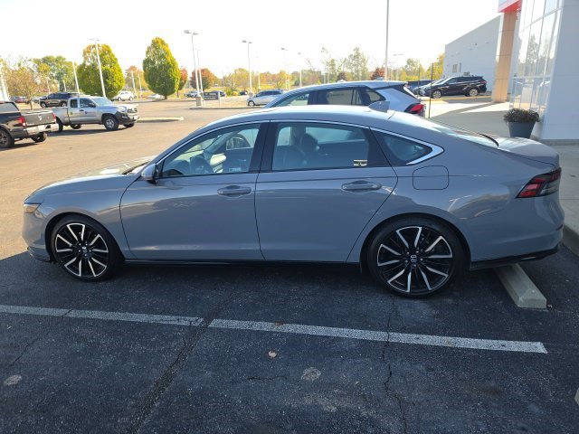 Used 2024 Honda Accord Touring image 6