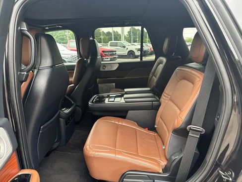 Used 2022 Lincoln Navigator Reserve RWD image 13