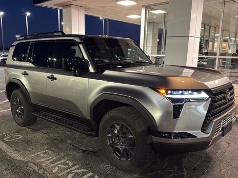 Used 2024 Lexus GX 550 GX 550 Overtrail+ image 2