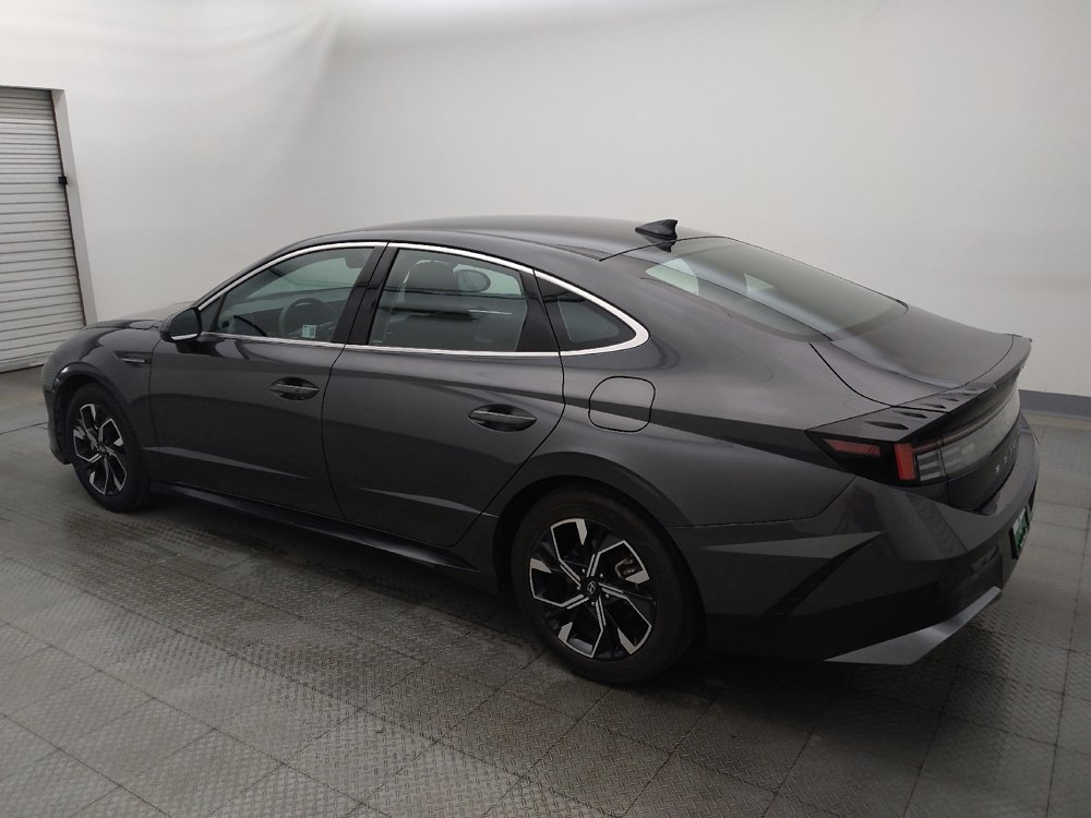 Used 2025 Hyundai Sonata SEL FWD image 3
