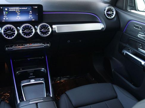 New 2026 Mercedes-Benz GLB 250 4MATIC image 29
