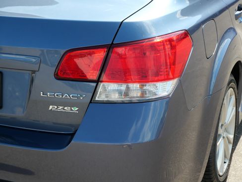 Used 2013 Subaru Legacy 2.5i Premium w/ All-Weather Pkg AWD/4WD image 17
