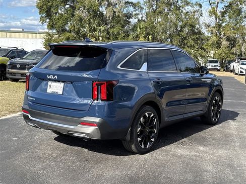 Used 2024 Kia Sorento SX image 9