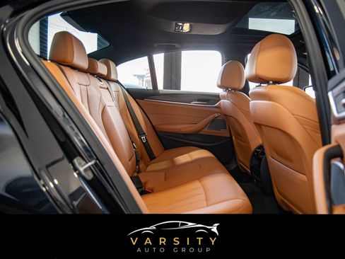 Used 2021 BMW 530i xDrive w/ Premium Package image 17