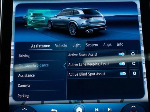 Used 2025 Mercedes-Benz GLC 43 AMG 4MATIC image 29