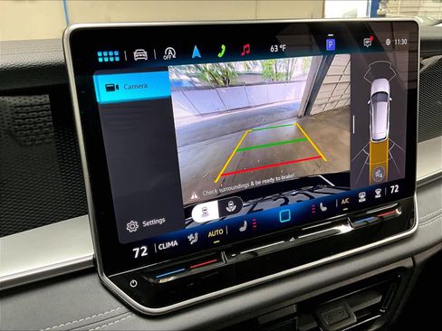 Used 2025 Volkswagen Tiguan SE w/ Panoramic Sunroof Package image 23