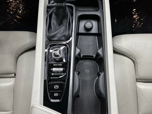 Used 2019 Volvo XC60 T5 Inscription w/ Protection Package Premier image 27