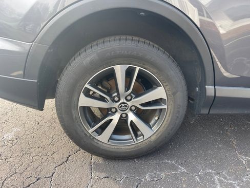 Used 2018 Toyota RAV4 XLE image 23