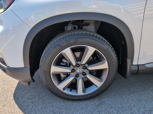 Used 2024 Honda Pilot Elite image 9