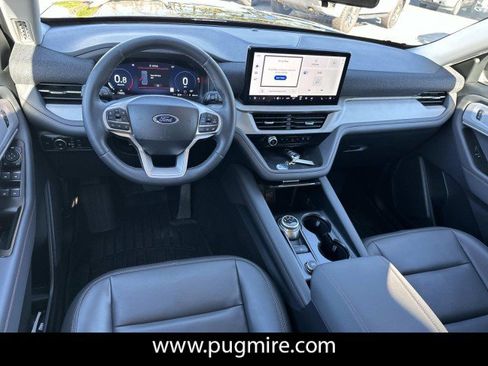 Used 2025 Ford Explorer Active w/ Active Comfort Package image 22