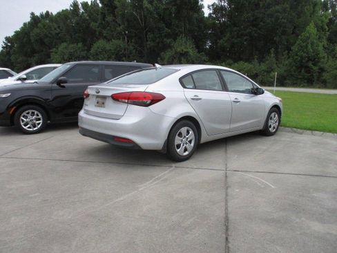 Used 2016 Kia Forte LX image 3