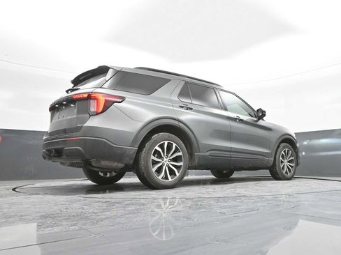 Used 2025 Ford Explorer ST-Line image 41