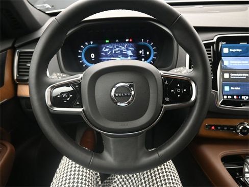 Used 2024 Volvo XC90 B6 Plus w/ Protection Package Premier image 23