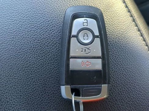 Used 2020 Ford Fusion SE image 35