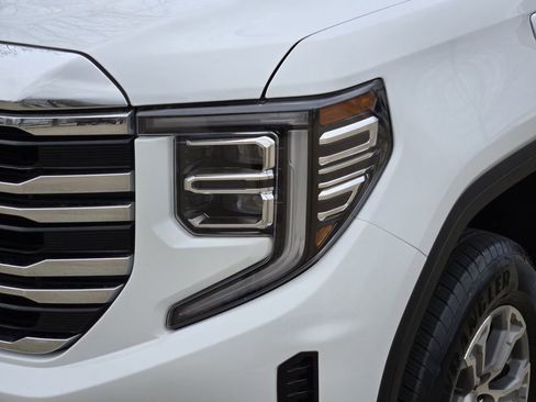 Used 2024 GMC Sierra 1500 SLT AWD/4WD image 8